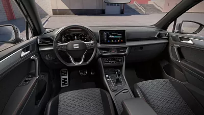 SEAT Tarraco FR 2.0 TSI 245k DSG 4WD / 2024 2.0 TSI DSG 245K 180 kW automat Dolphin šedá