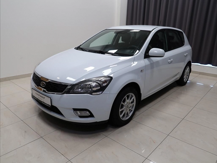 Kia Ceed 1,4 i KLIMA ČR 66 kW bílá