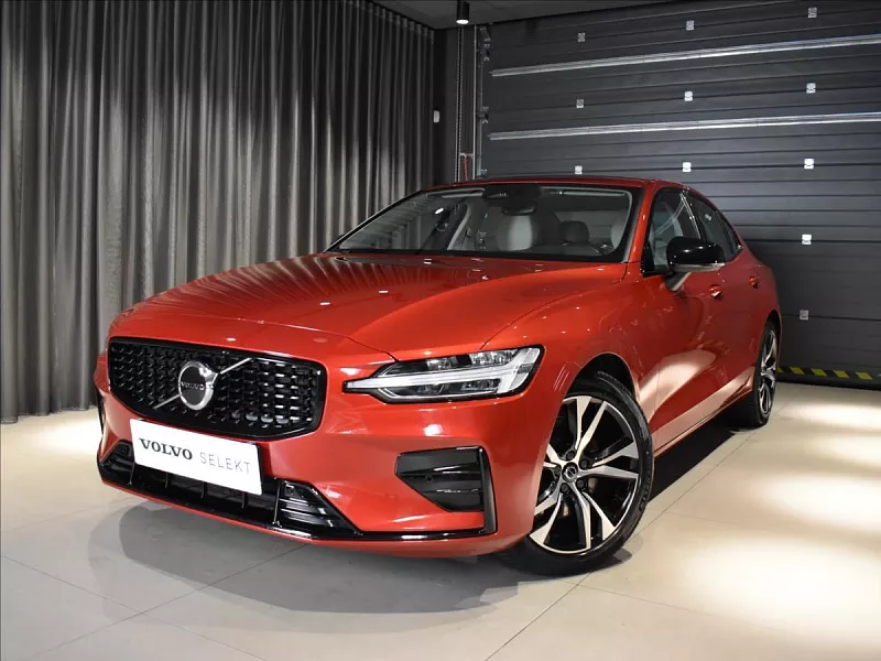 Volvo S60 2,0 B4 FWD Plus Dark Bezklíč 145 kW automat červená metalíza