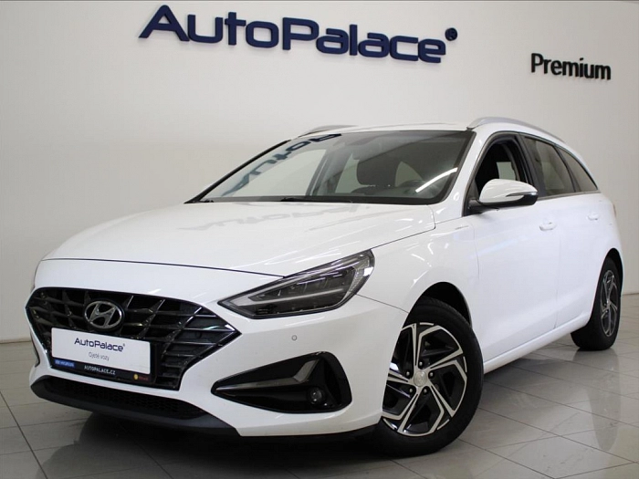 Hyundai i30 1,6 CRDi Smart KAM. 129tkm. 85 kW bílá