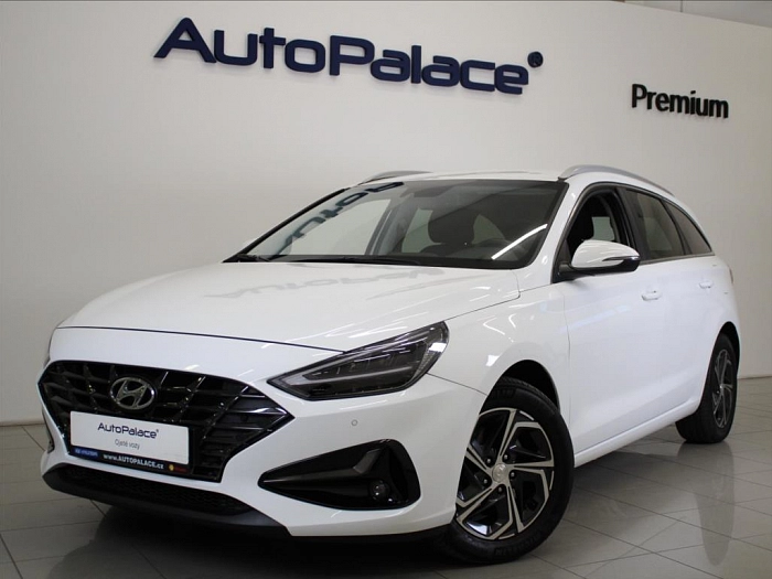 Hyundai i30 1,6 CRDi Smart KAM. 45tkm. 85 kW bílá