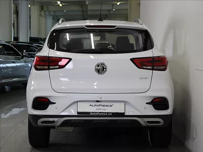 MG ZS 1,0 T 82kW Elegance PANO 21tkm 82 kW bílá