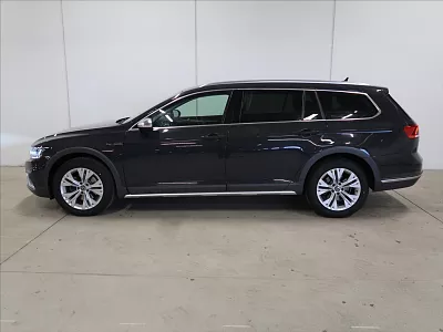 Volkswagen Passat 2,0 TDI 140kW 4x4 DSG Alltrack 140 kW automat tmavě šedá