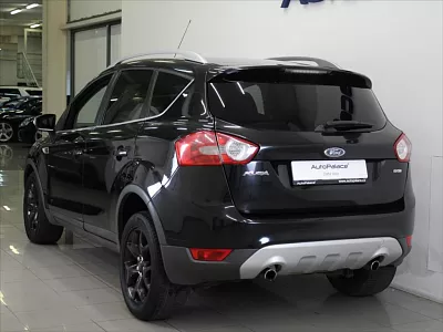 Ford Kuga 2,0 TDCi 1.majtel Akční CENA! 100 kW černá