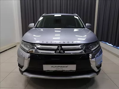 Mitsubishi Outlander 2,2 INTENSE+ 2.2 DI-D 6AT 4WD 110 kW automat šedá