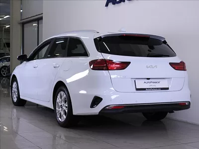 Kia Ceed 1,6 CRDi MHEV 100kW Exc.81tkm 100 kW bílá