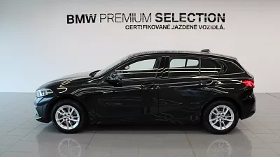 BMW 118i Hatch 103 kW automat Black Sapphire Metallic