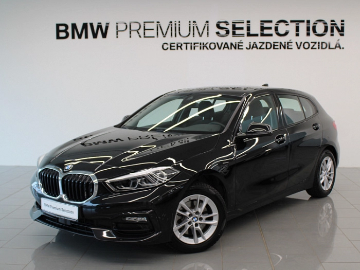 BMW 118i Hatch 103 kW automat Black Sapphire Metallic