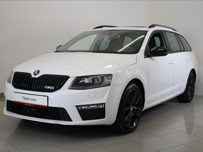 Škoda Octavia 2,0 TSi RS220 MT PANO. 158tkm. 162 kW automat bílá