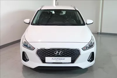 Hyundai i30 1,6 CRDi SMART komb 1.MAJITEL 81 kW bílá