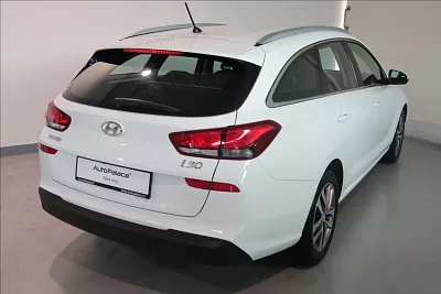 Hyundai i30 1,6 CRDi SMART komb 1.MAJITEL 81 kW bílá