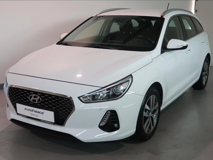 Hyundai i30 1,6 CRDi SMART komb 1.MAJITEL 81 kW bílá