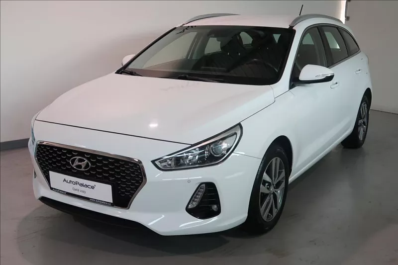 Hyundai i30 1,6 CRDi SMART komb 1.MAJITEL 81 kW bílá