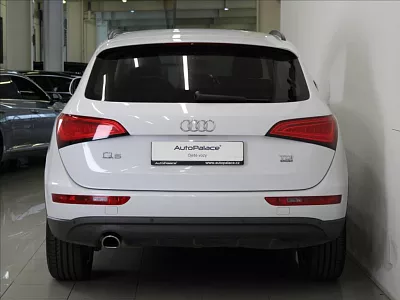 Audi Q5 2,0 TDi Quattro 1.maj. 97tkm. 130 kW automat bílá