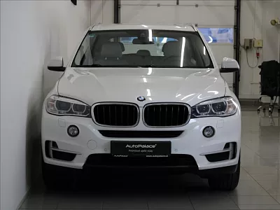 BMW X5 3,0 30d xDrive TAŽNÉ 1.maj.ČR 190 kW automat bílá