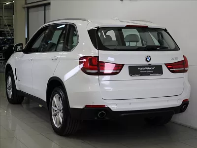 BMW X5 3,0 30d xDrive TAŽNÉ 1.maj.ČR 190 kW automat bílá