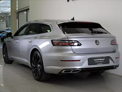 Volkswagen Arteon Shooting Brake 2,0 TDI 147kW 4x4 PANO Tažné 147 kW automat šedá