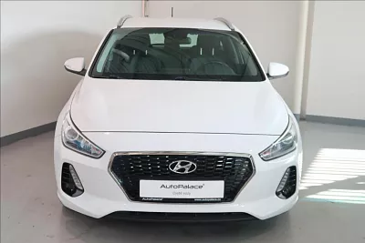 Hyundai i30 1,0 T-GDI PO SERVSINÍ PROHLÍDCE  NOVÉ BRZDY 88 kW bílá