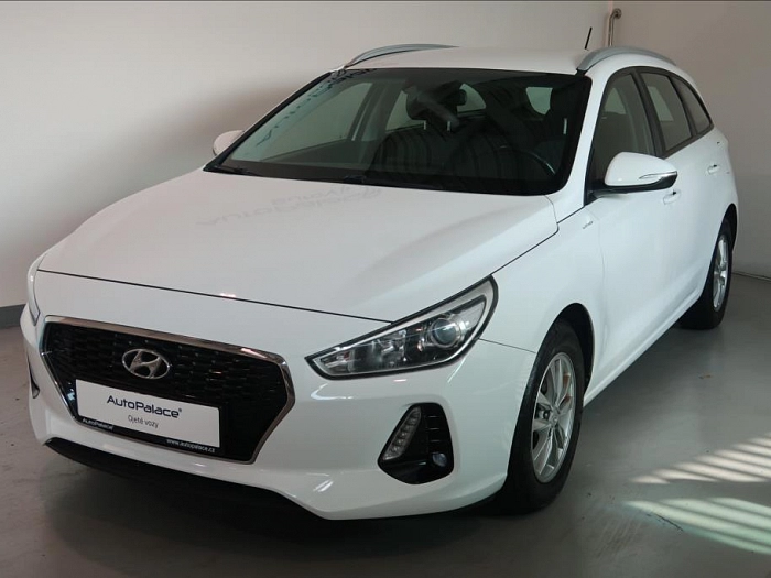 Hyundai i30 1,0 T-GDI PO SERVSINÍ PROHLÍDCE  NOVÉ BRZDY 88 kW bílá