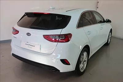 Kia Ceed 1,5 T-GDI 118kW Exclusive DCT 117 kW automat bílá