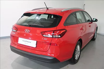 Hyundai i30 1,0 T-GDI Best of Czech kombi 88 kW červená