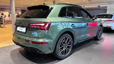 Audi Q5 S line 40 TDI 150kW quattro 2.0 TDI 150 kW automat Zelená District