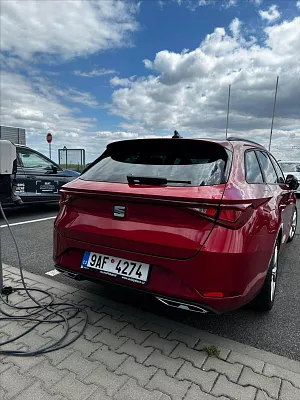 SEAT Leon 1,5 TSI 110kW FR Kůže, BEATS 110 kW červená