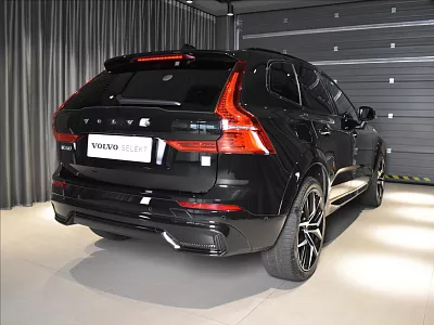 Volvo XC60 2,0 T8 Polestar Panorama,BLIS 228 kW automat černá