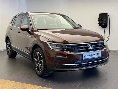 Volkswagen Tiguan 2,0 TDI 110 kW elegance, Navi 110 kW hnědá