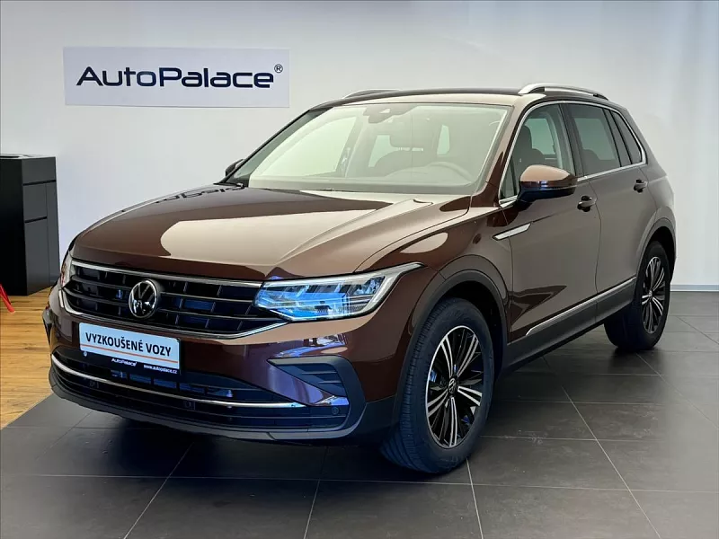 Volkswagen Tiguan 2,0 TDI 110 kW elegance, Navi 110 kW hnědá