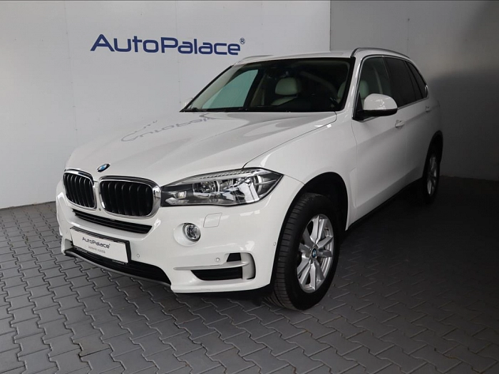 BMW X5 3,0 xDrive30d 190KW 190 kW automat biela