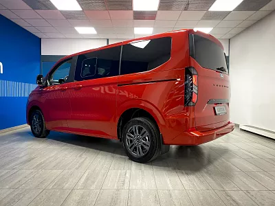 Ford Tourneo Custom L1 Titanium, 2.0 EcoBlue 110kW/150K 2,0 EcoBlue 110 kW Artisan Red