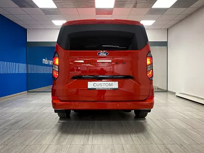 Ford Tourneo Custom L1 Titanium, 2.0 EcoBlue 110kW/150K 2,0 EcoBlue 110 kW Artisan Red