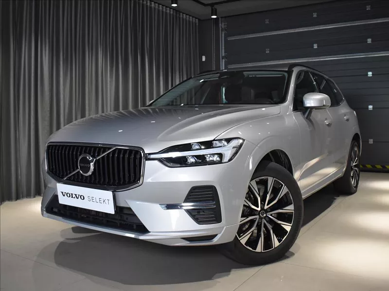 Volvo XC60 2,0 B4 FWD Core BLIS, Bezklíč 145 kW automat šedá