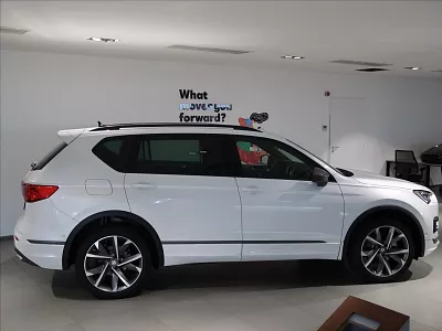 SEAT Tarraco 2,0 TSI 140kW DSG 4WD FR NOVÉ 140 kW automat bílá