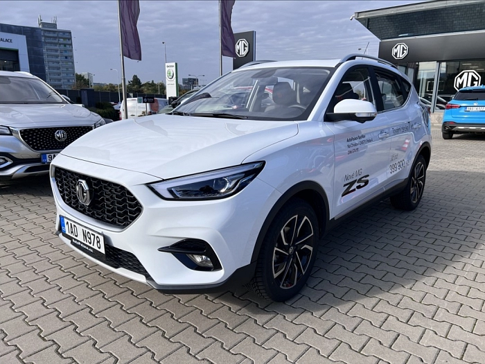 MG ZS 1.0 TGI Elegance + ZIMNÍ PNEU 82 kW bílá