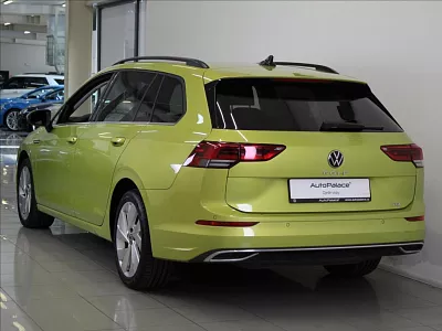 Volkswagen Golf 1,5 TGi DSG Style Patěť 5L.Zár 96 kW automat žlutá