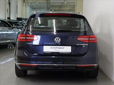 Volkswagen Passat 2,0 TDi 110kW DSG Highline ACC 110 kW automat modrá