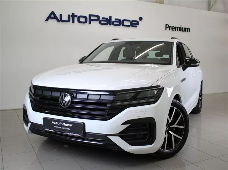 Volkswagen Touareg 3,0 TDi 210kW R-line 36tkm.ČR 210 kW automat bílá