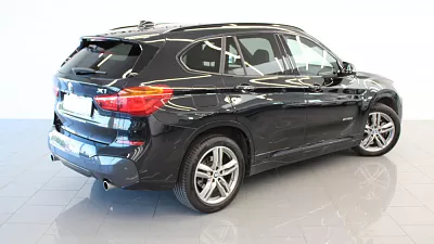 BMW X1 xDrive20d 140 kW automat Black Sapphire Metallic