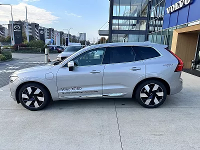 Volvo XC60 RECHARGE T8 AWD Ultimate Bright T8 AWD 300 kW automat sytě stříbrná Silver Dawn met.