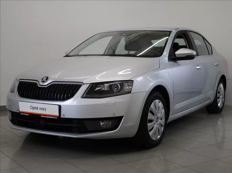 Škoda Octavia 2,0 TDi 110kW MT L&K 2xSadyKOL 110 kW šedá