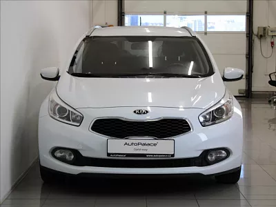 Kia Ceed 1,4 CVVT Comfort 2.maj.108tkm. 73 kW bílá