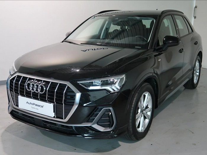 Audi Q3 2,0 35 TDI S-tron S-line 110 kW automat černá