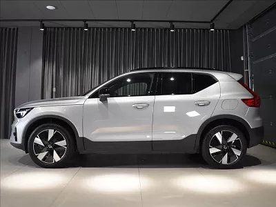 Volvo XC40 0,0 Twin Recharge Plus BLIS 300 kW automat šedá