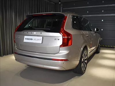 Volvo XC90 2,0 B5 AWD Ult Bright Vzduch 173 kW automat šedá