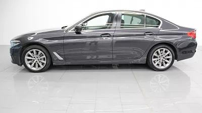 BMW 530d xDrive Limousine 195 kW automat Sophisto Grey Brilliant Effect