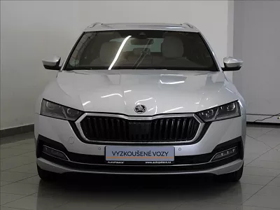 Škoda Octavia 2,0 TDi 110kW Style PANO Tažné 110 kW automat šedá