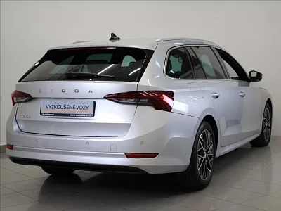 Škoda Octavia 2,0 TDi 110kW Style PANO Tažné 110 kW automat šedá