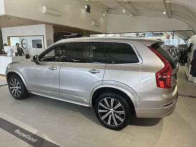 Volvo XC90 B5 ( benzín ) AWD PLUS BRIGHT B5 B 184 kW automat zlatavě stříbrná Bright Dusk